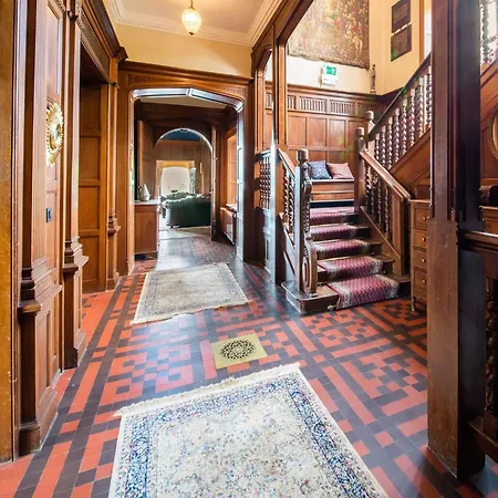 Live Your Dream At Castle In The Of *